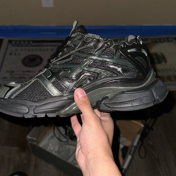 I ordered the wrong color and couldn’t return unfortunately never wornn. - Picture 4 of 6